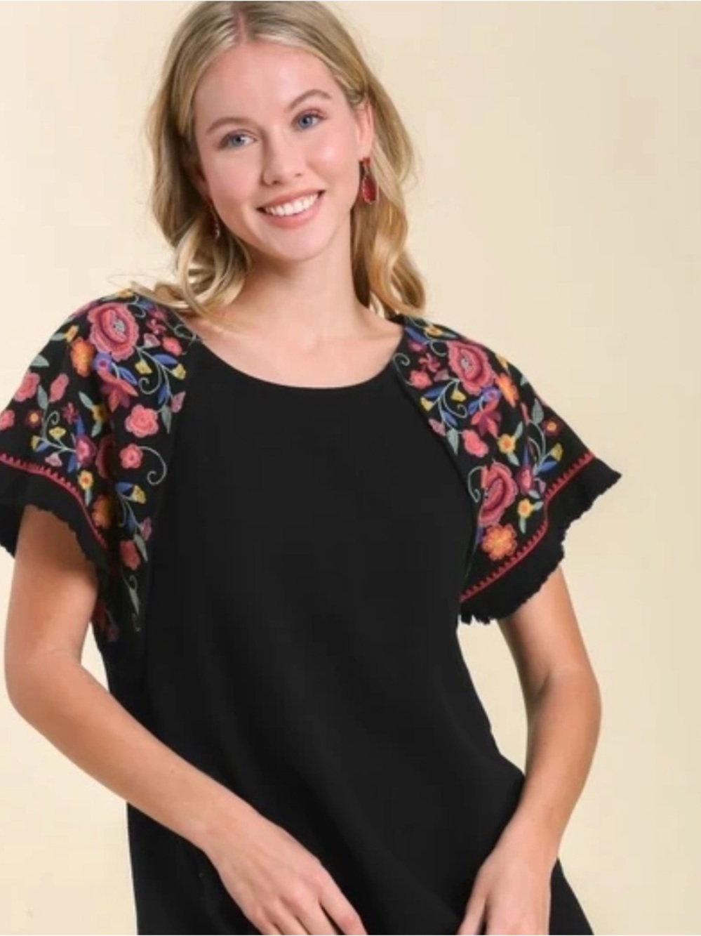 UMGEE Boho Floral Embroidered Cotton & Linen Top with Fringe.  Size XL